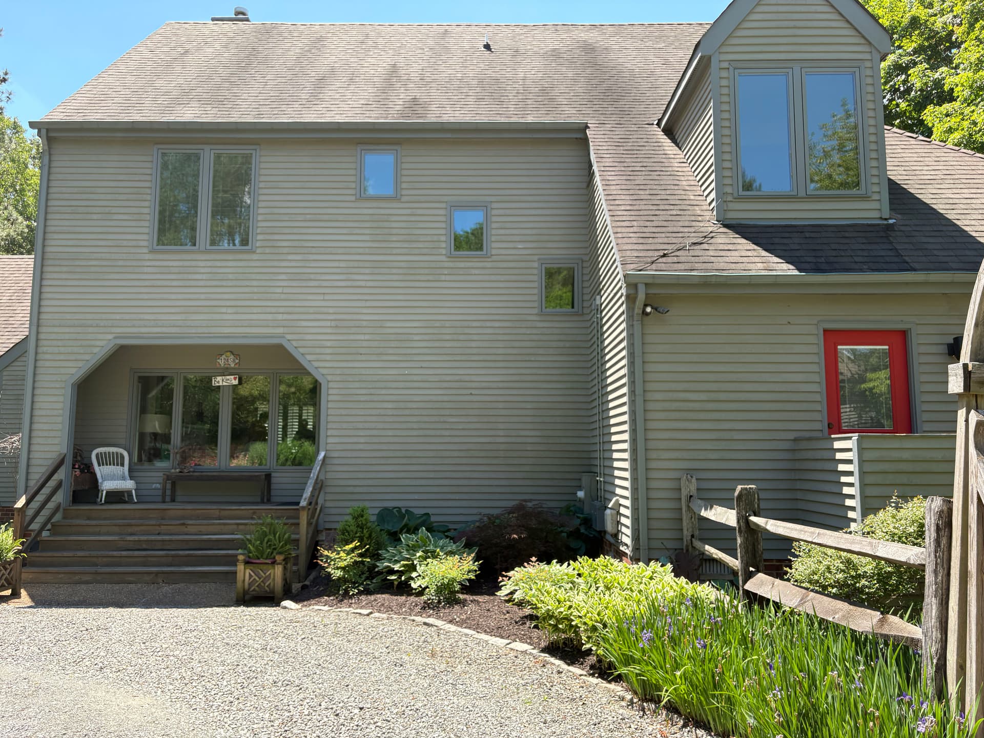 Gallery photos for Interior and Exterior Window Cleaning Done Right in Ashland: Image #4