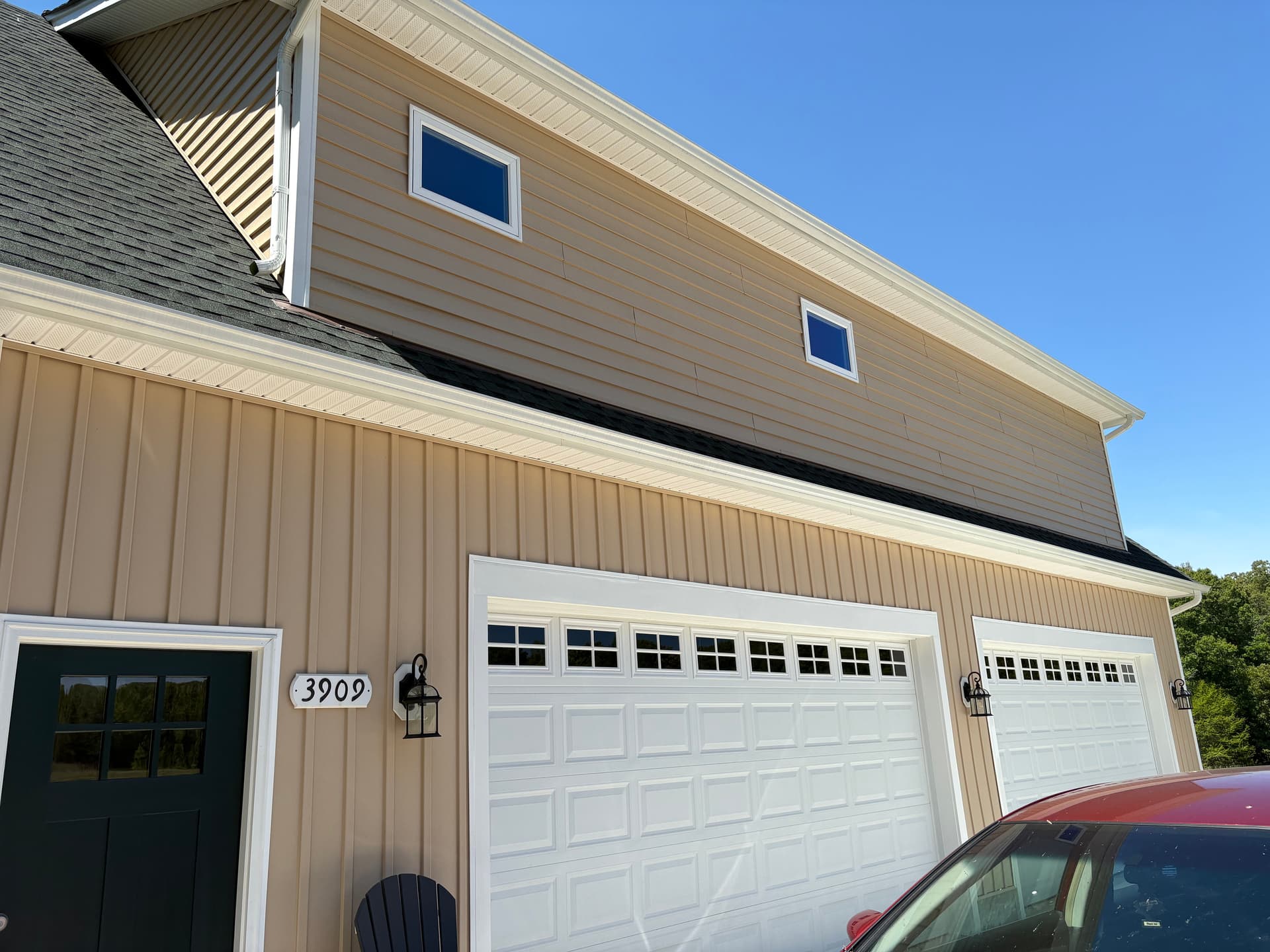 Gallery photos for Full Window Detail on a Barndominium in Bumpass VA: Image #1