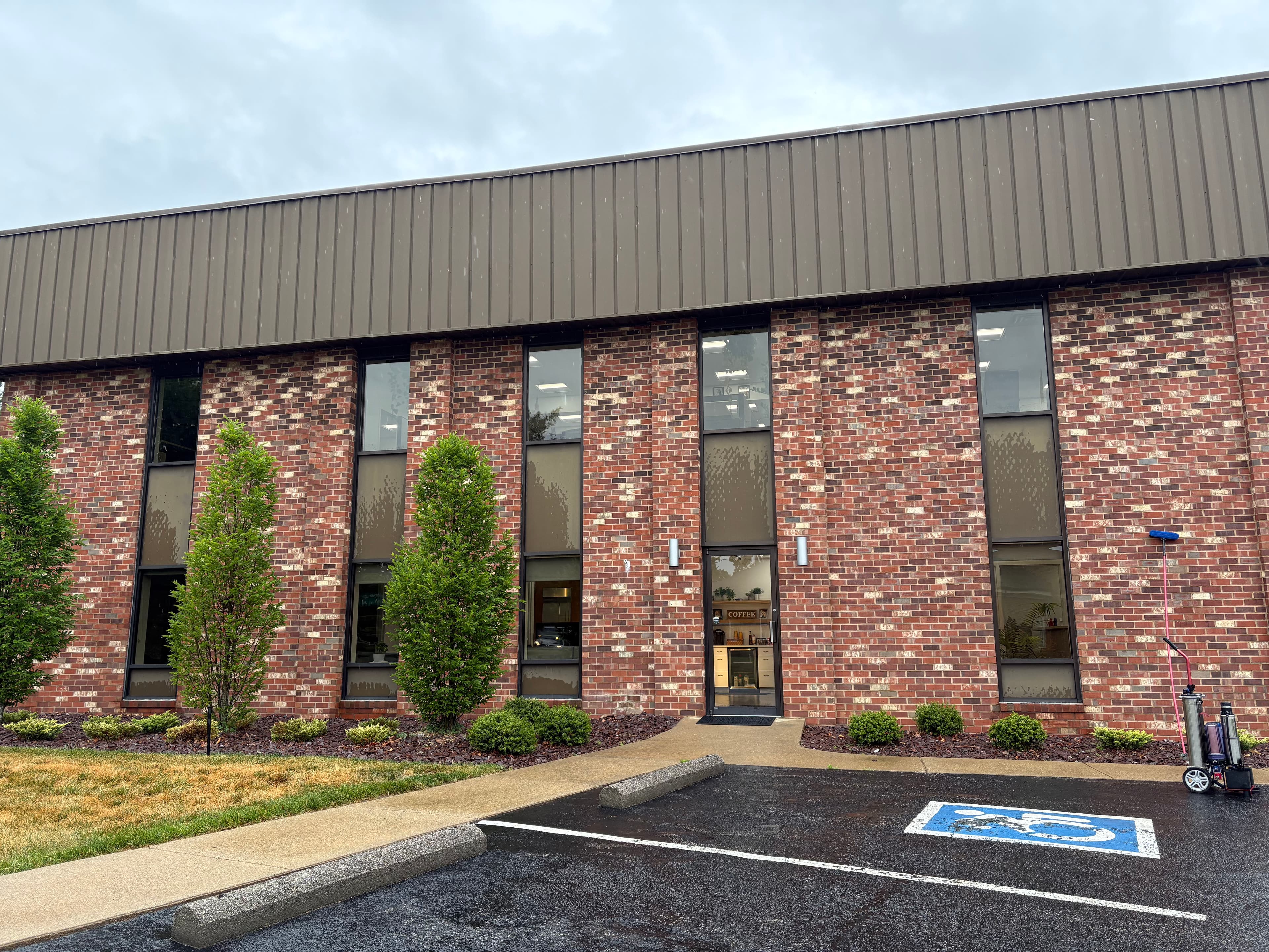 Project Commercial Window Cleaning Done Right in Ashland image