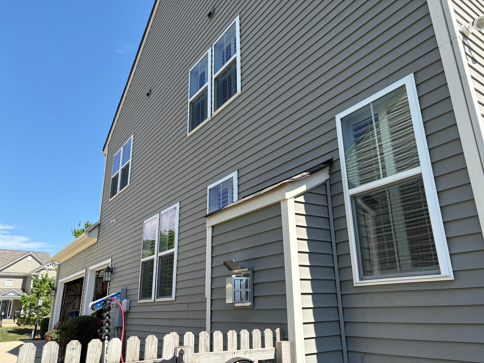 Gallery photos for Interior and Exterior Window Cleaning in Glen Allen Virginia: Image #1