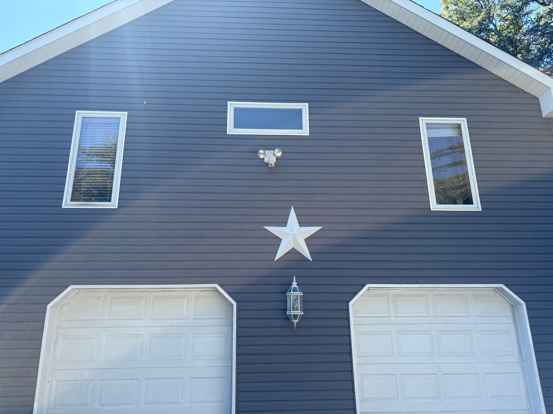 Interior and Exterior Window Cleaning on Afton Mountain Home image
