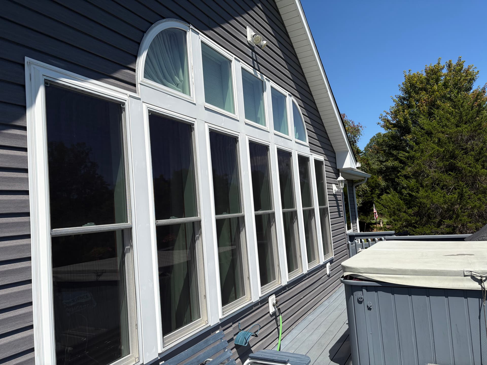 Gallery photos for Interior and Exterior Window Cleaning on Afton Mountain Home: Image #1