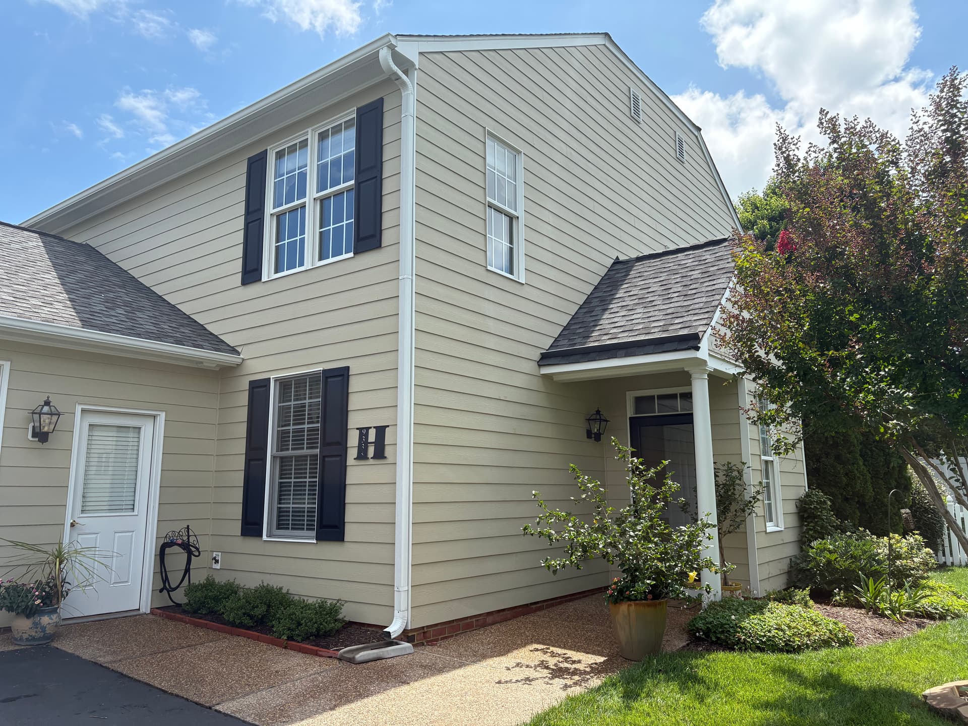 Gallery photos for HOA Window Cleaning in Mechanicsville Keeps Rolling: Image #2
