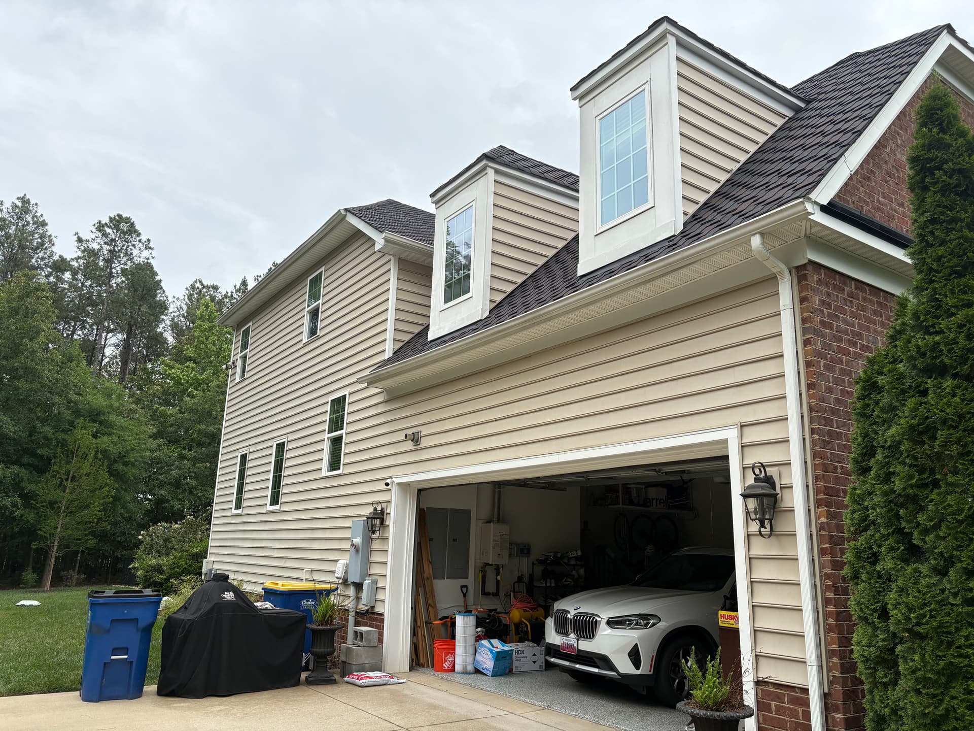Gallery photos for Exterior Window Cleaning Gets This Ashland Home Baby Shower Ready: Image #2