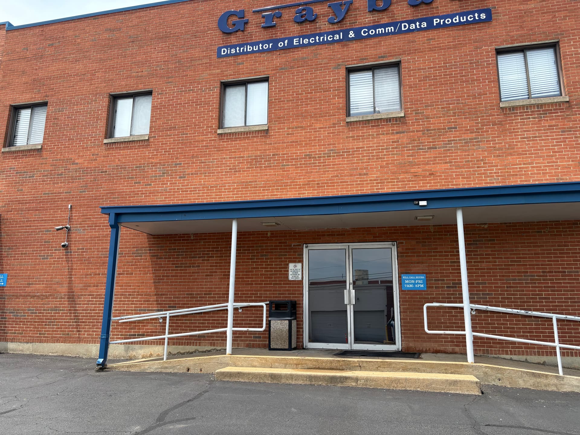 Gallery photos for Commercial Window Cleaning at a Richmond VA Office and Warehouse: Image #3