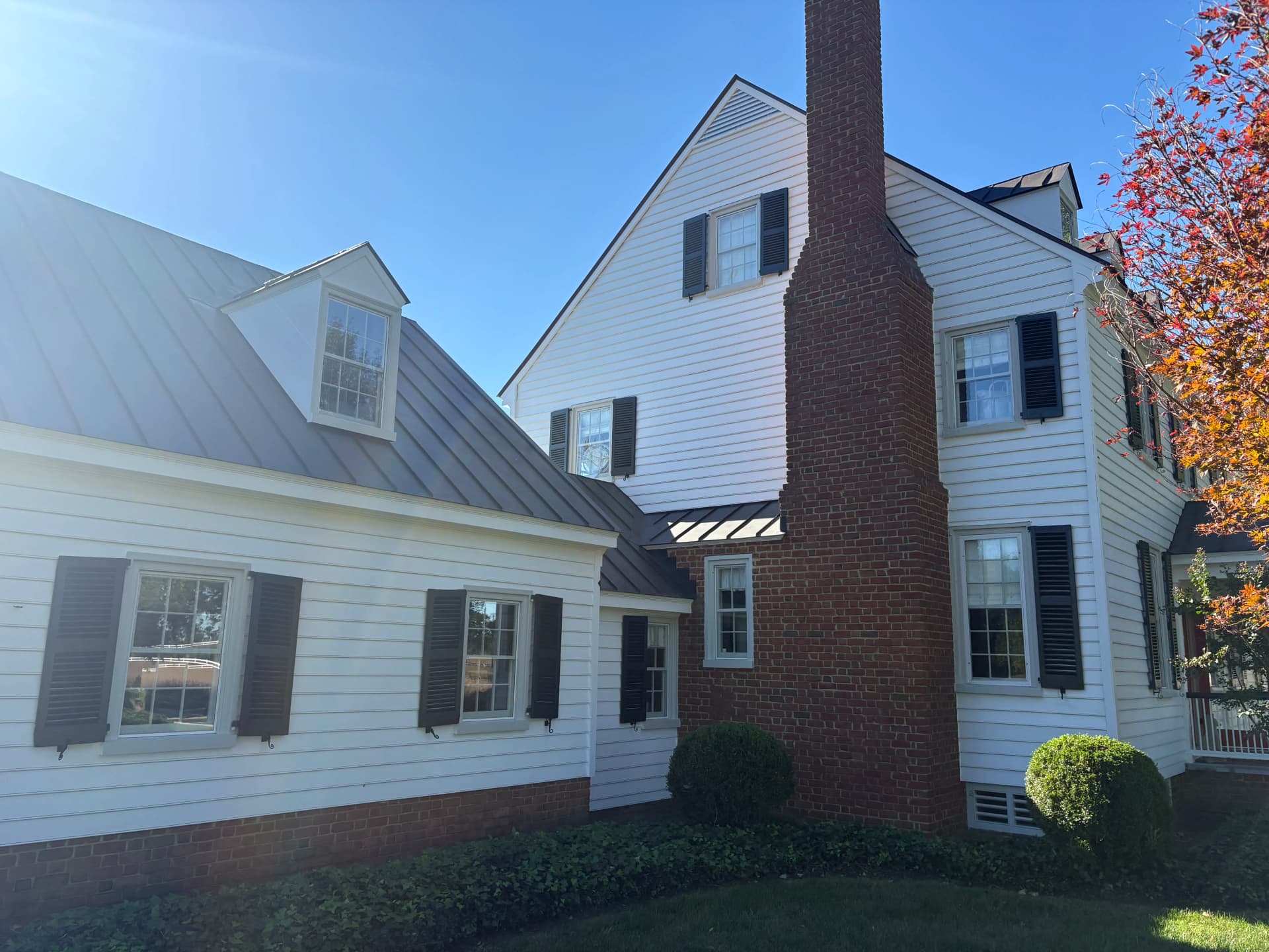 Gallery photos for Exterior Cleaning and Storm Window Cleanup at a King William Home: Image #1