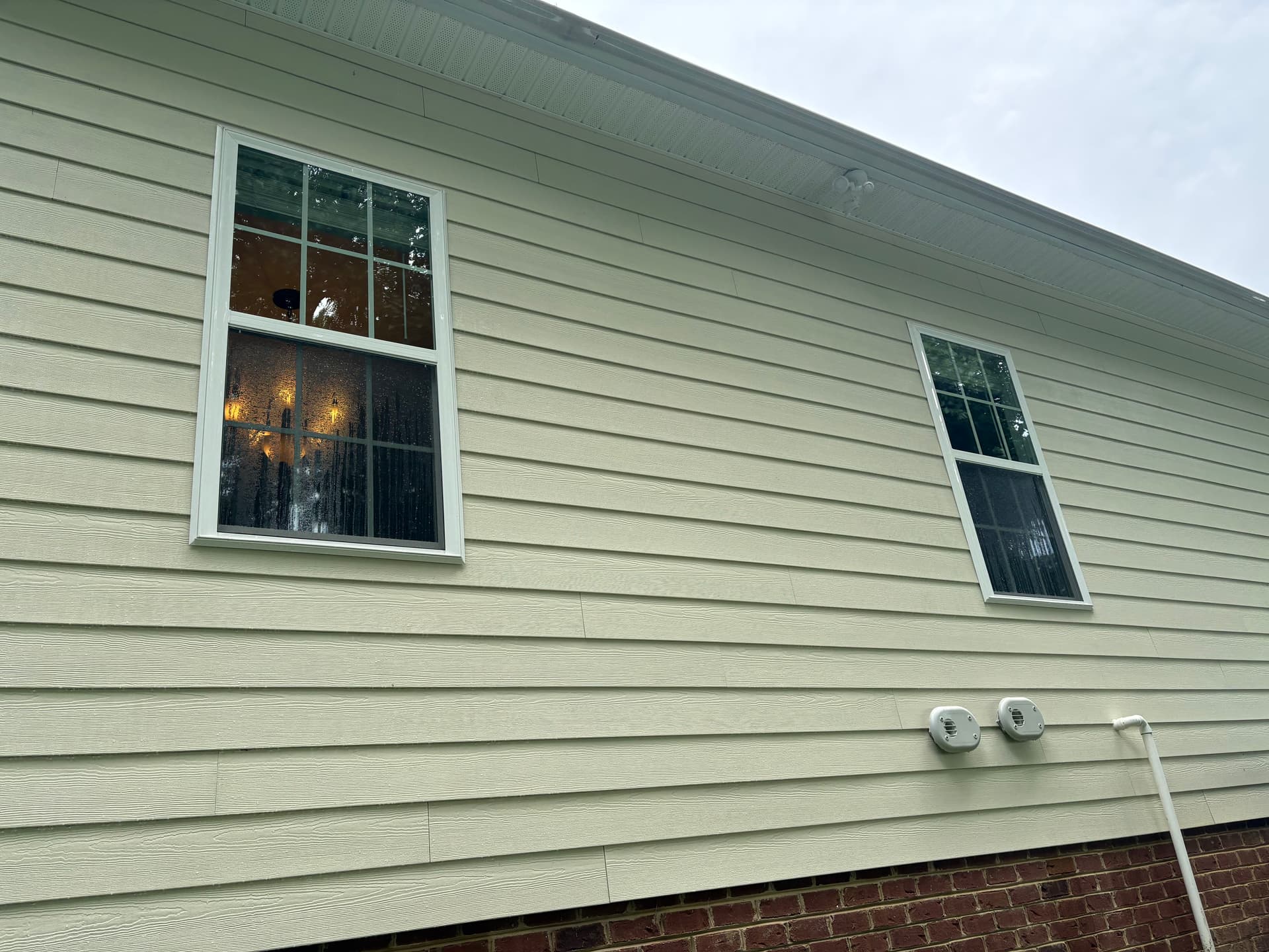 Gallery photos for HOA Window Cleaning Done Right in Mechanicsville: Image #2