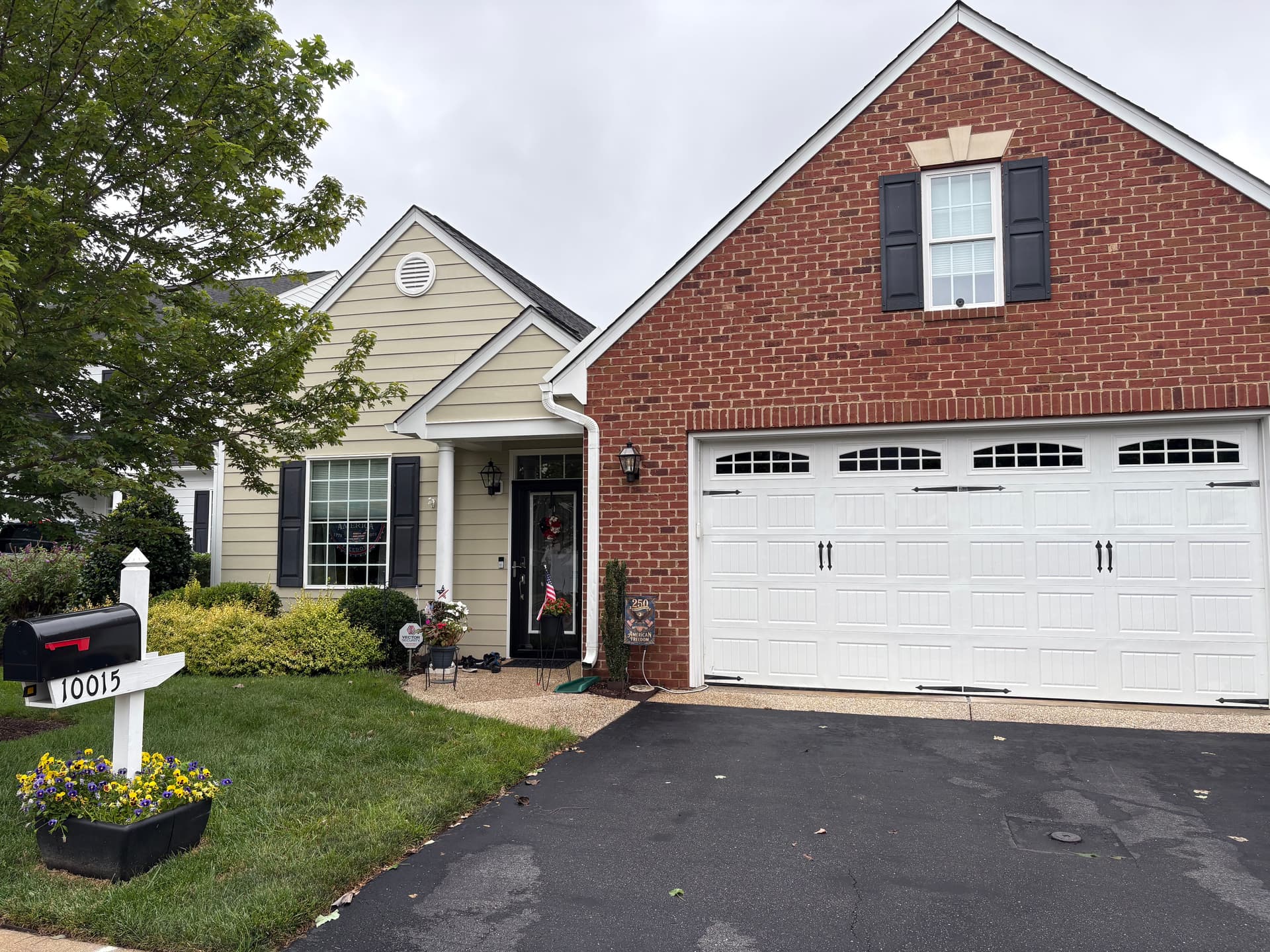 Gallery photos for HOA Window Cleaning Done Right in Mechanicsville: Image #1